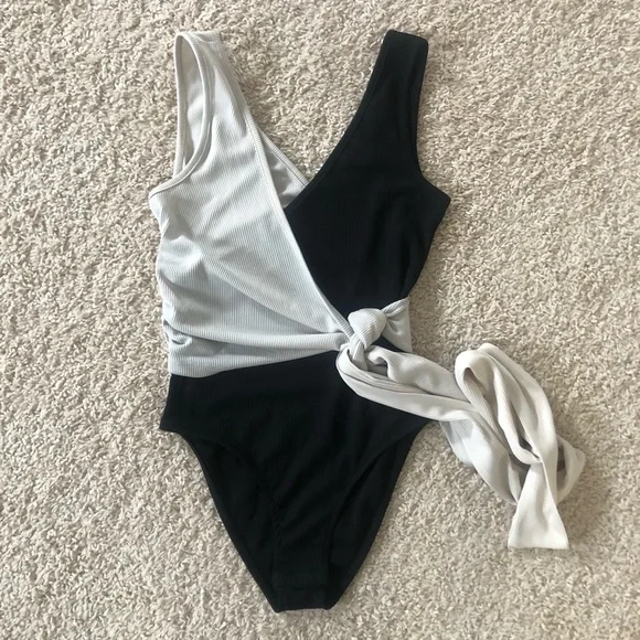 TOPSHOP Bodysuit - Picture 3 of 10